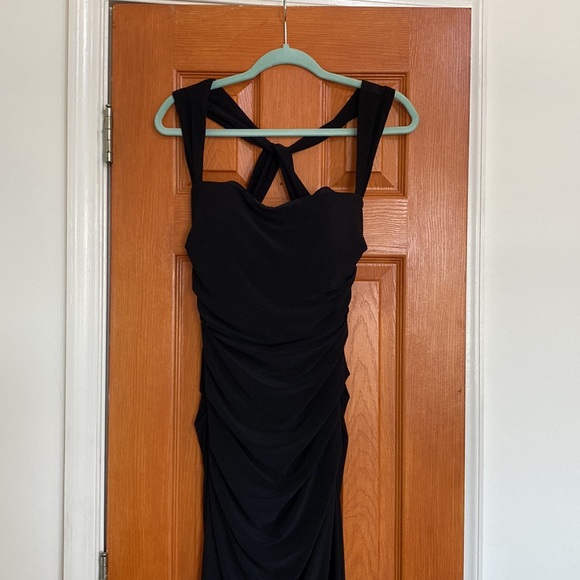 Black dress - Picture 4 of 5